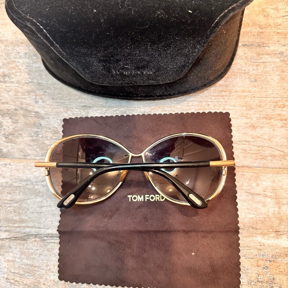 Tom Ford Iris Sunglasses - Picture 6 of 9